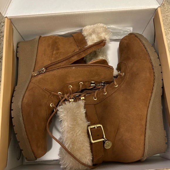 MK Tan Winter Boots - Picture 3 of 3